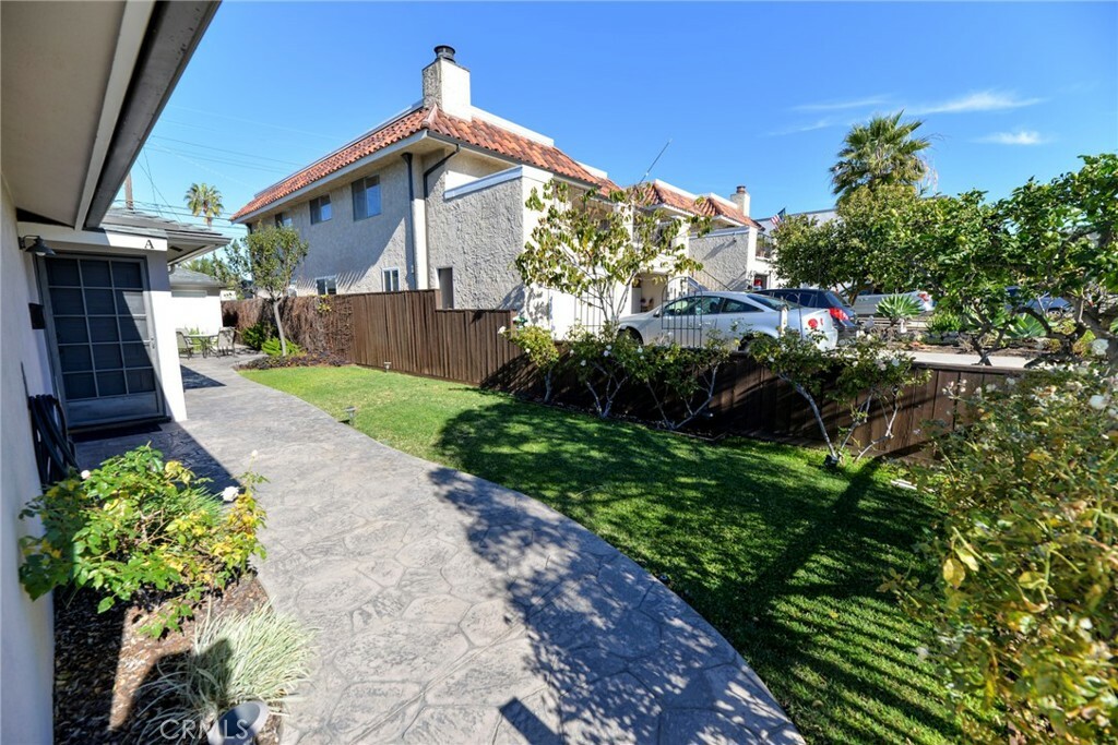 Property Photo:  214 Avenida Victoria  CA 92672 