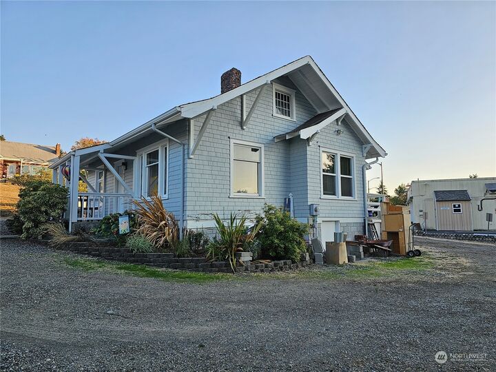 Property Photo:  214  Frederick Street  WA 98388 