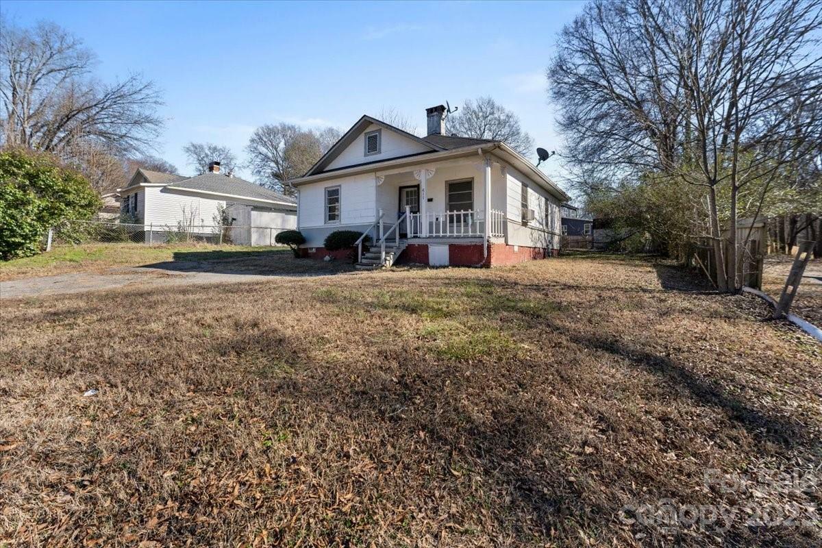 Property Photo:  617 Clyde Street  NC 28052 