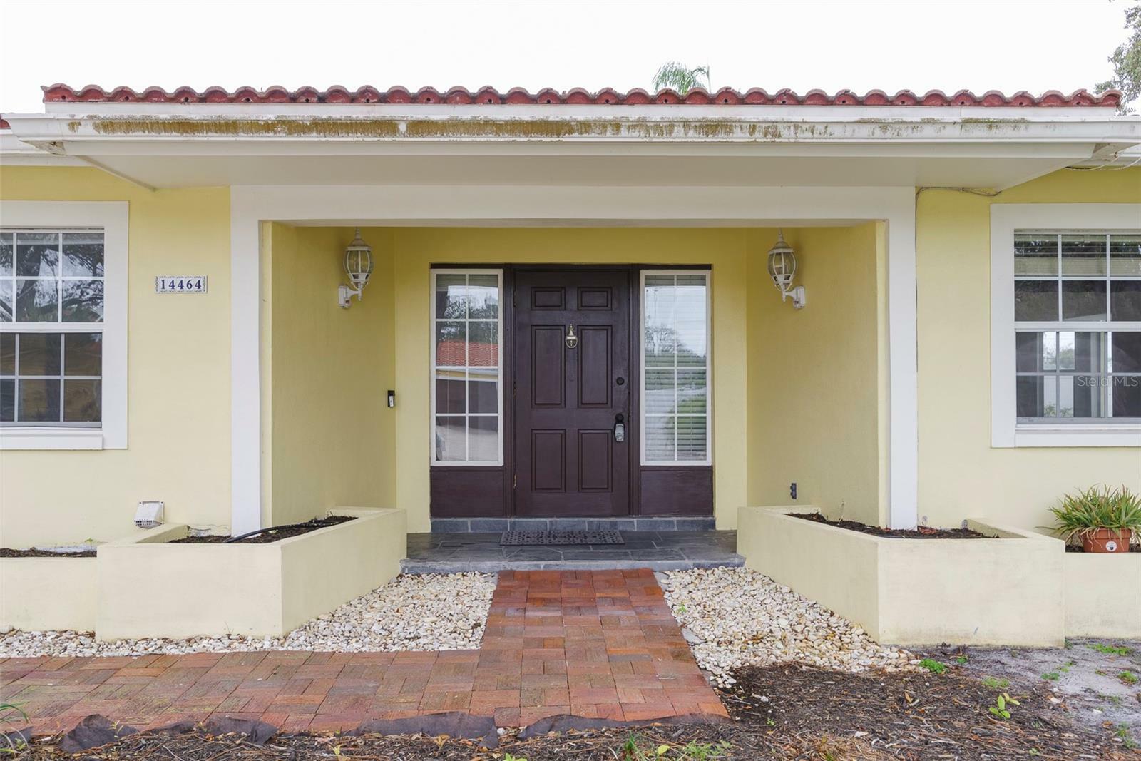 Property Photo:  14464 Oakglen Drive  FL 33774 