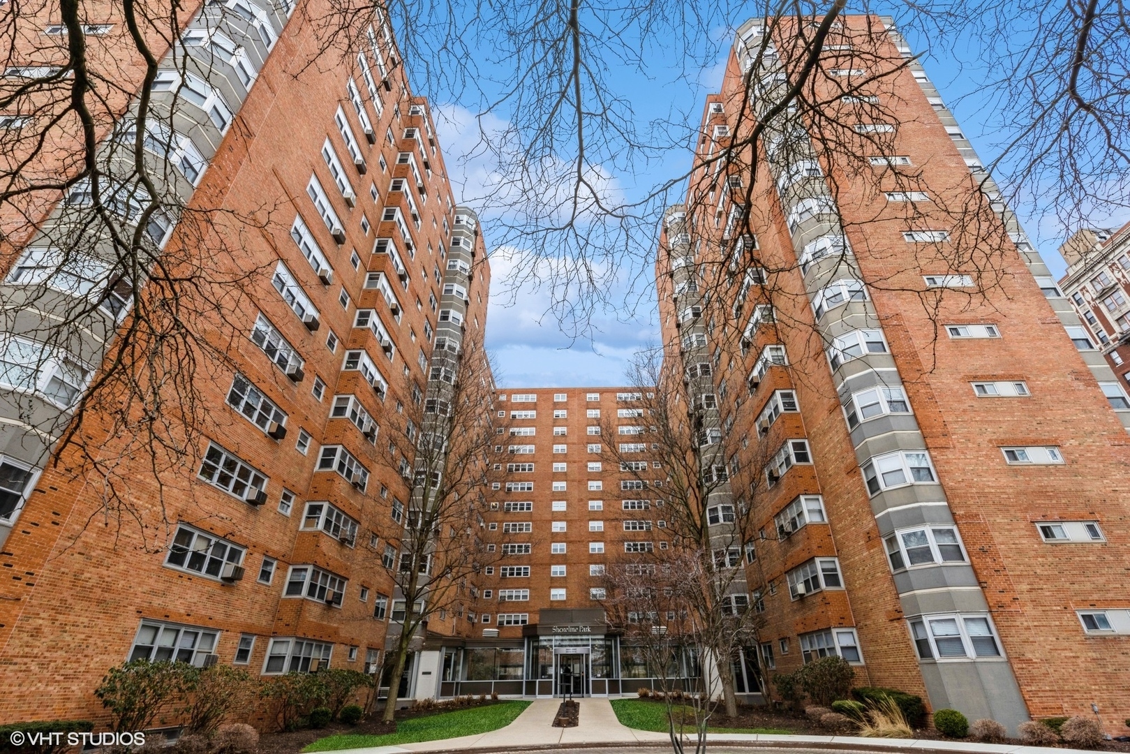 Property Photo:  4970 N Marine Drive 1527  IL 60640 