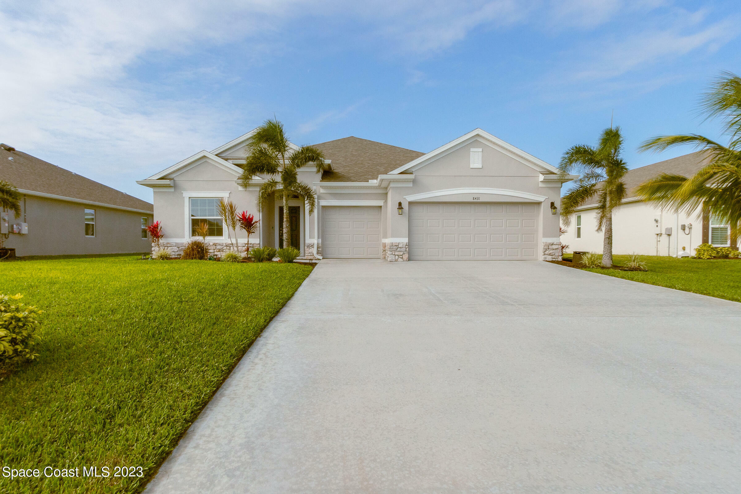 Property Photo:  8431 Laguna Circle  FL 32976 