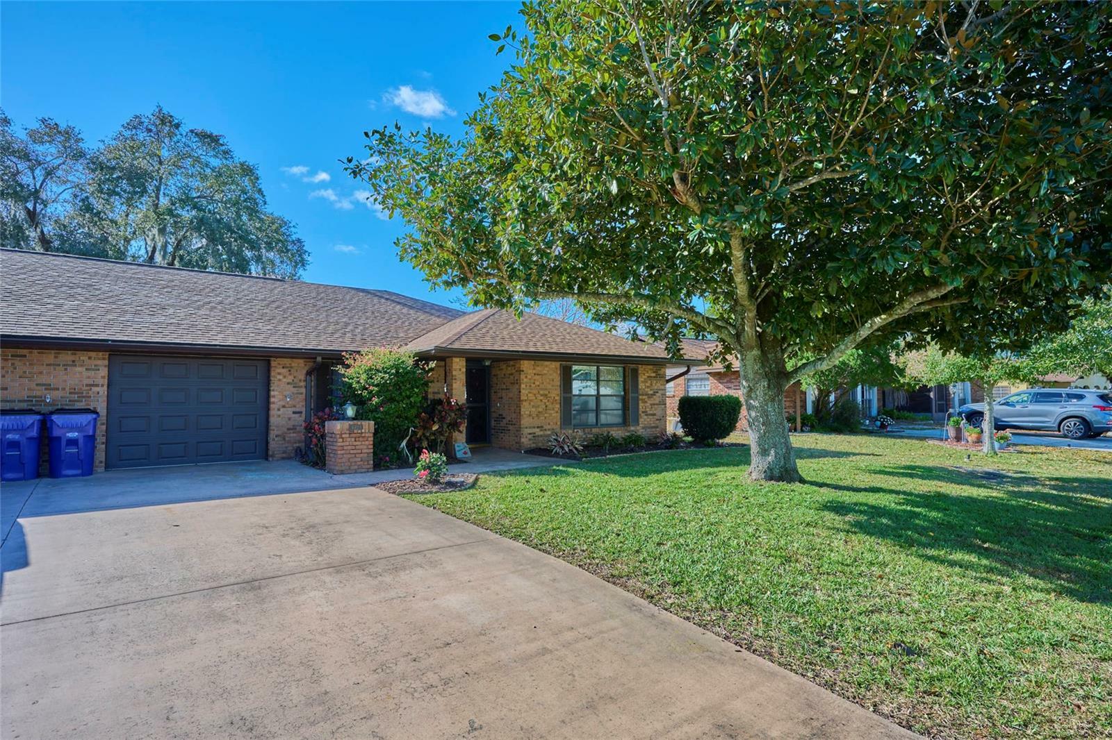 Property Photo:  4723 Mercado Drive  FL 33872 