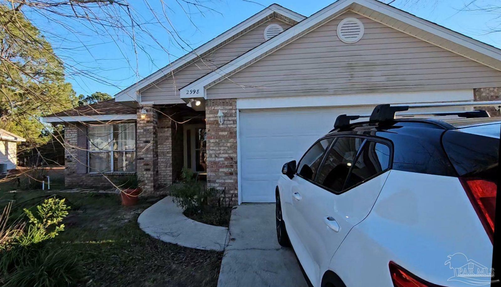 Property Photo: 2998 Creole Way FL 32526