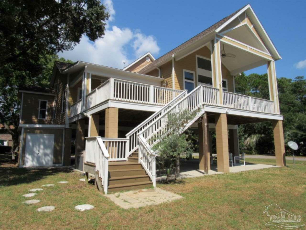 Property Photo:  401 Lownde Ave  FL 32507 