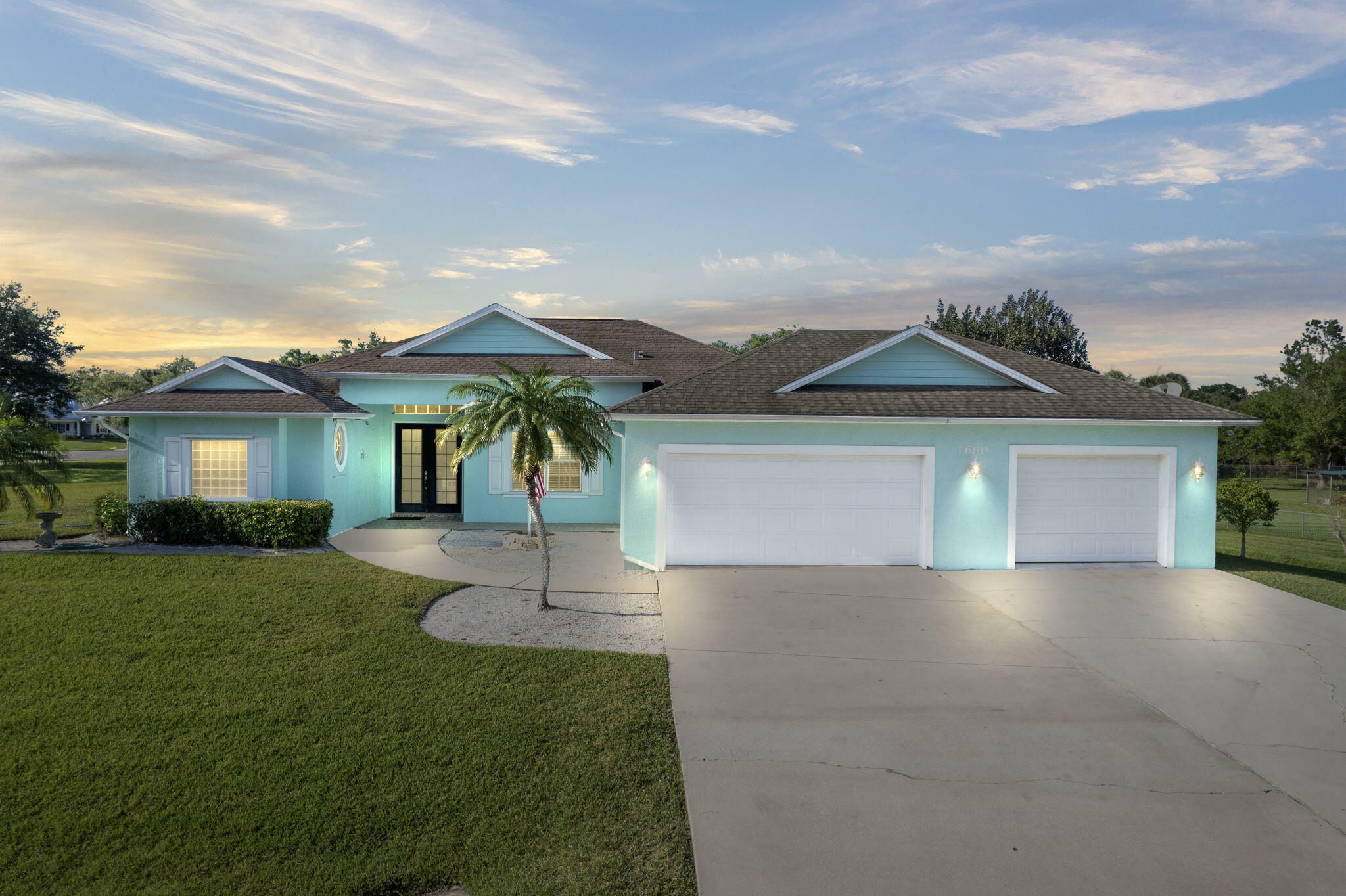 Property Photo: 1600 Mallard Court FL 34982