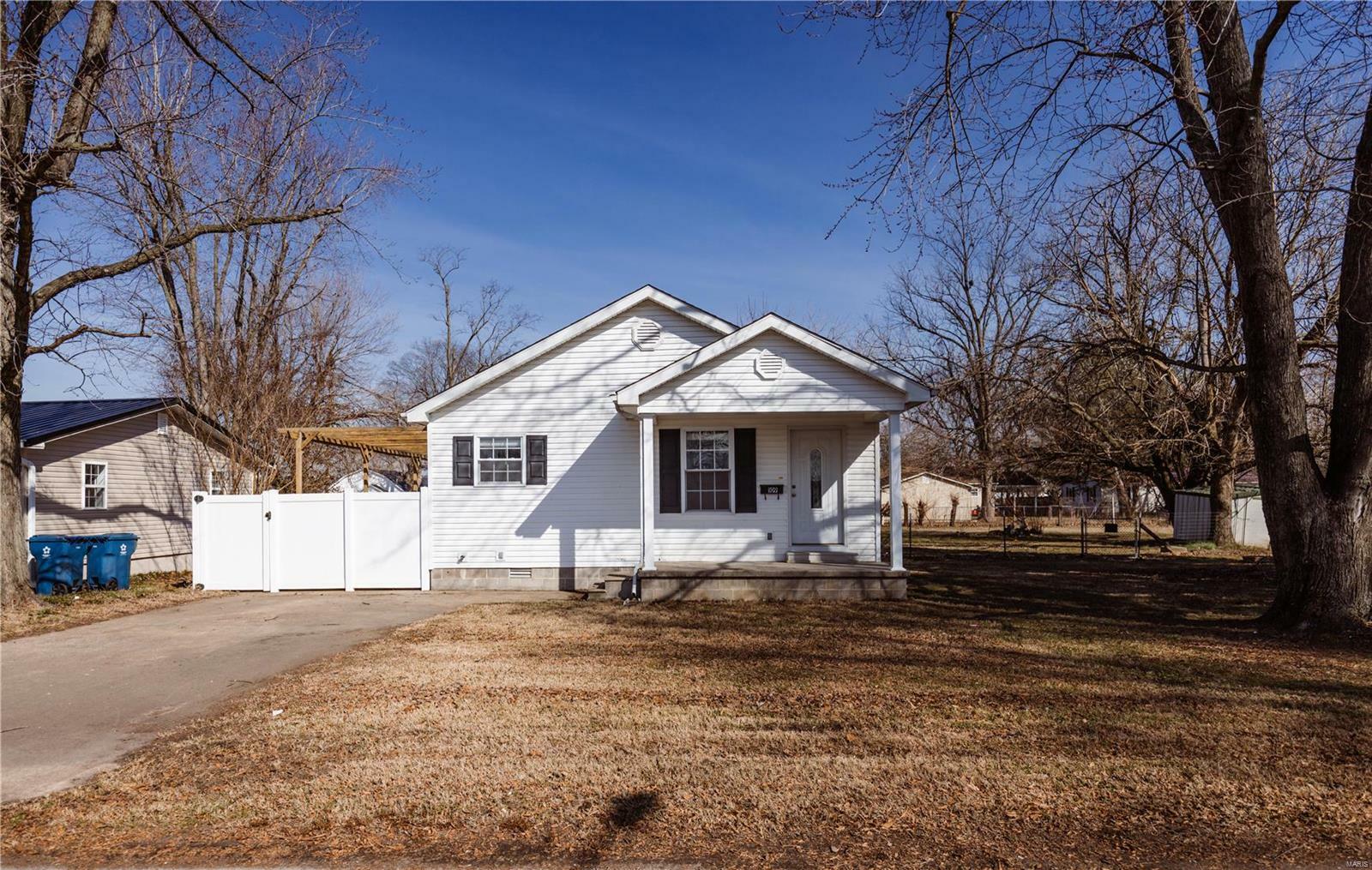 Property Photo:  109 N Millar Ave  MO 63845 