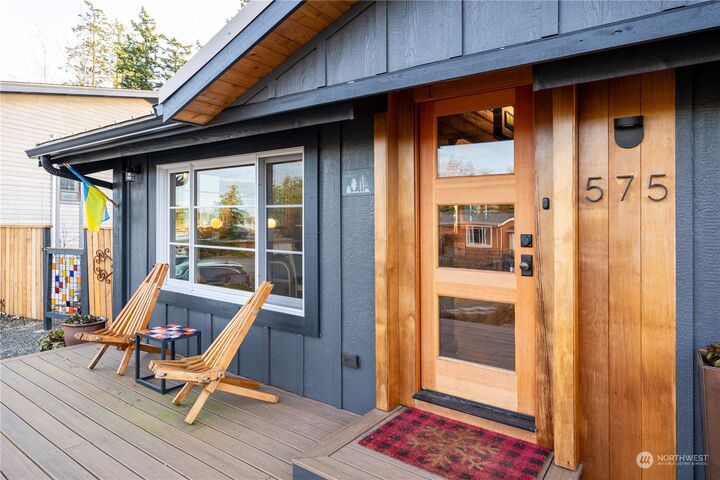 Property Photo:  575 McDonald Street  WA 98250 