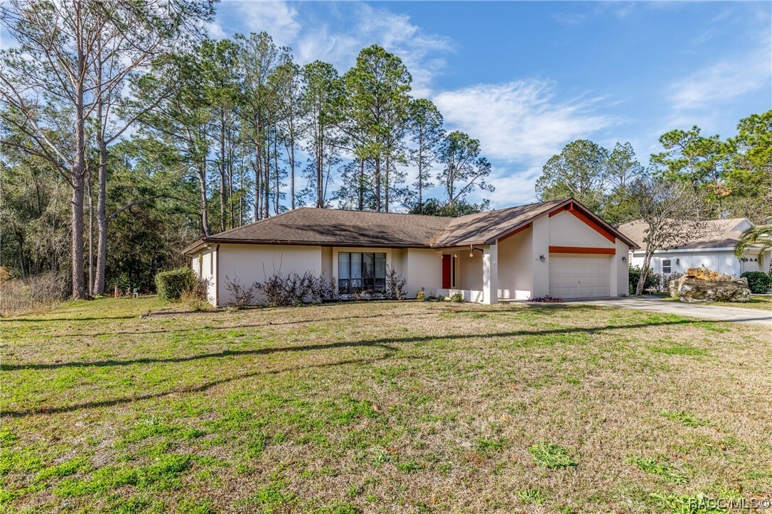 Property Photo:  14 Hawthorne Court  FL 34446 