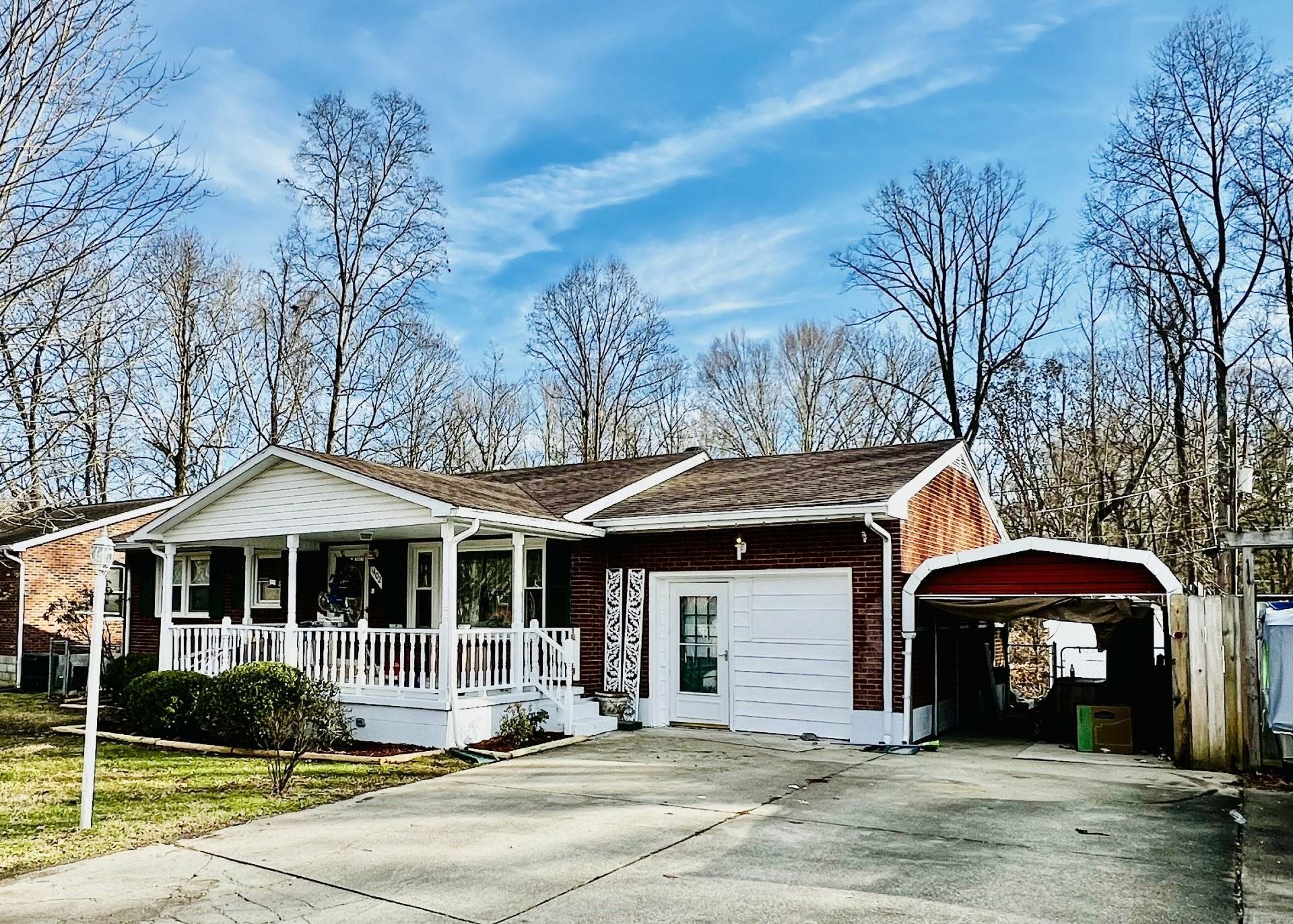 Property Photo:  1402 Brentwood Court  KY 41139 