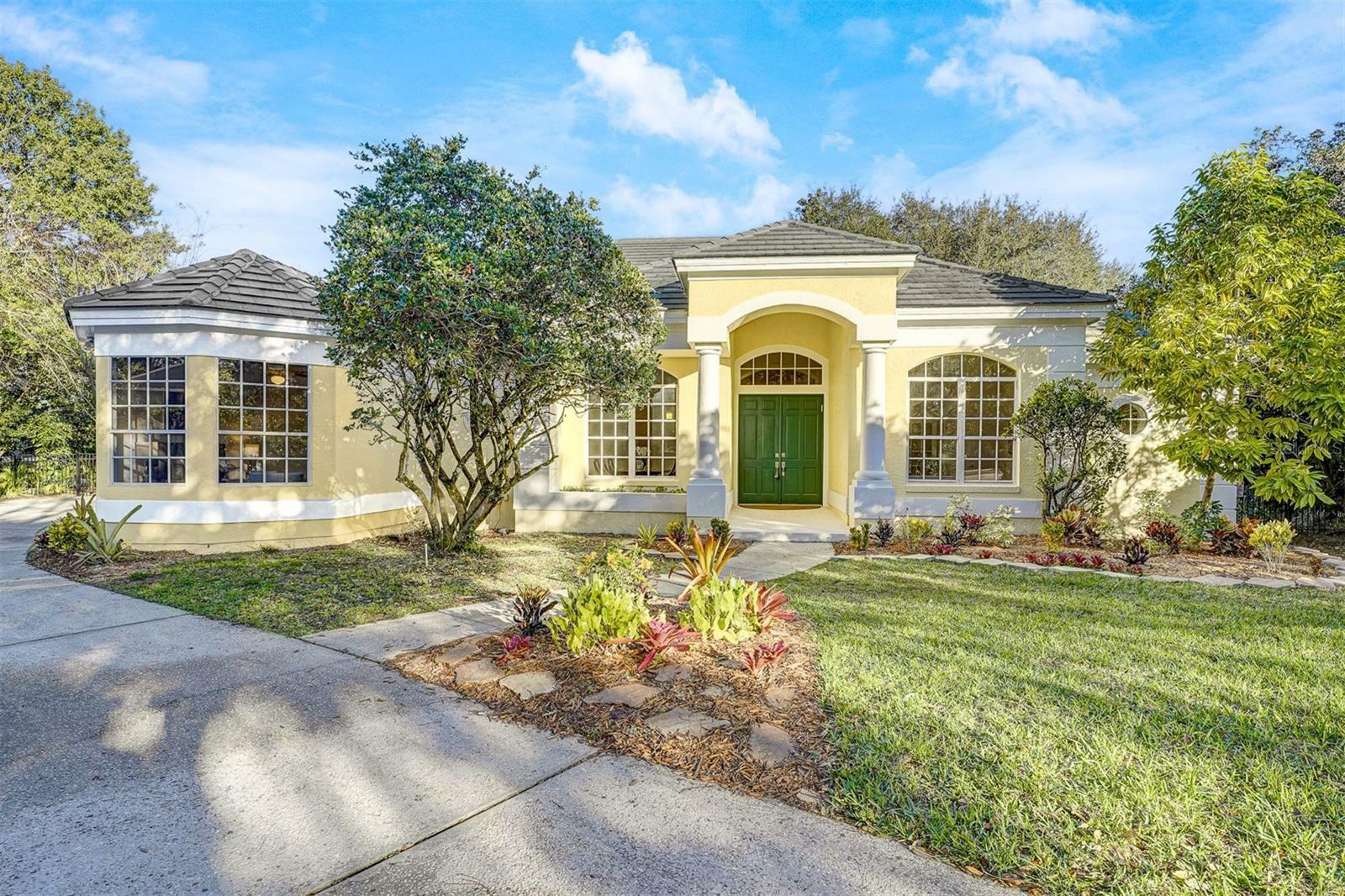 Property Photo:  5114 Lobo Court  FL 32819 