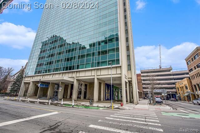 Property Photo: 555 E William Street 8J MI 48104