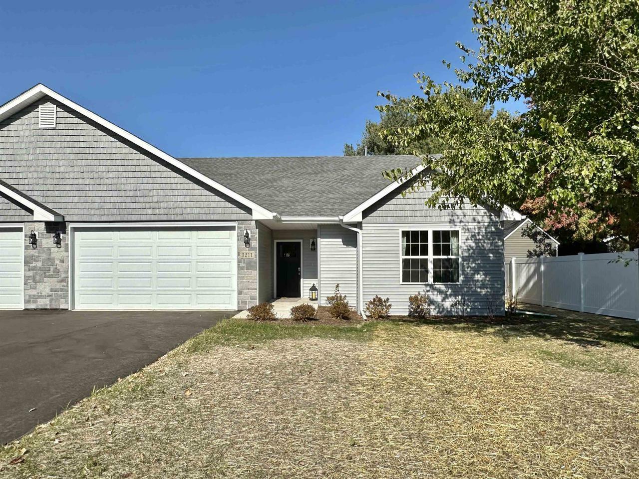 Property Photo:  3211 Spruce Court  WI 53546 