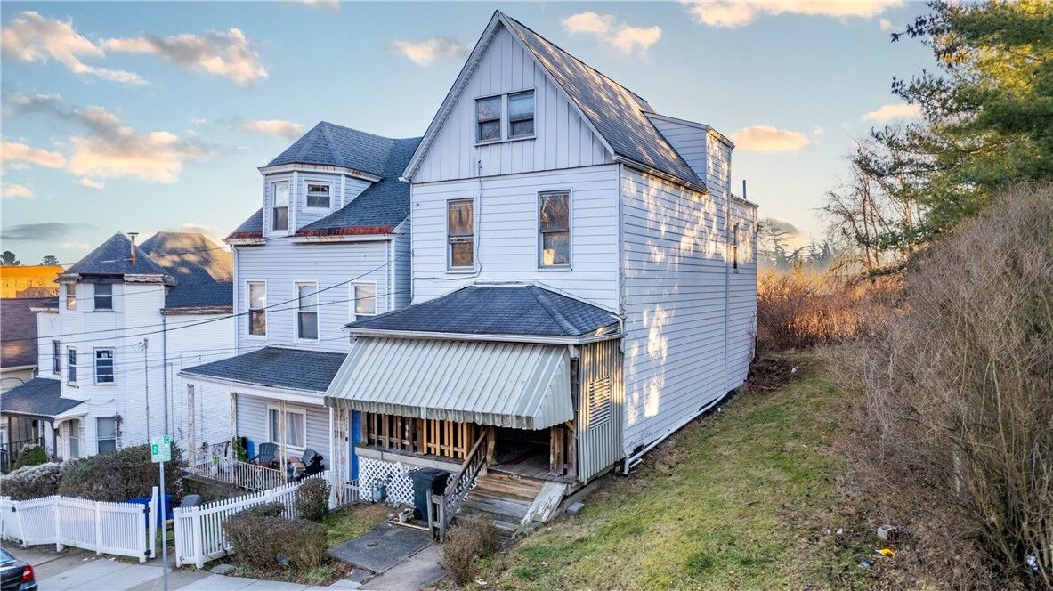 Property Photo: 3104 Terrace St PA 15213