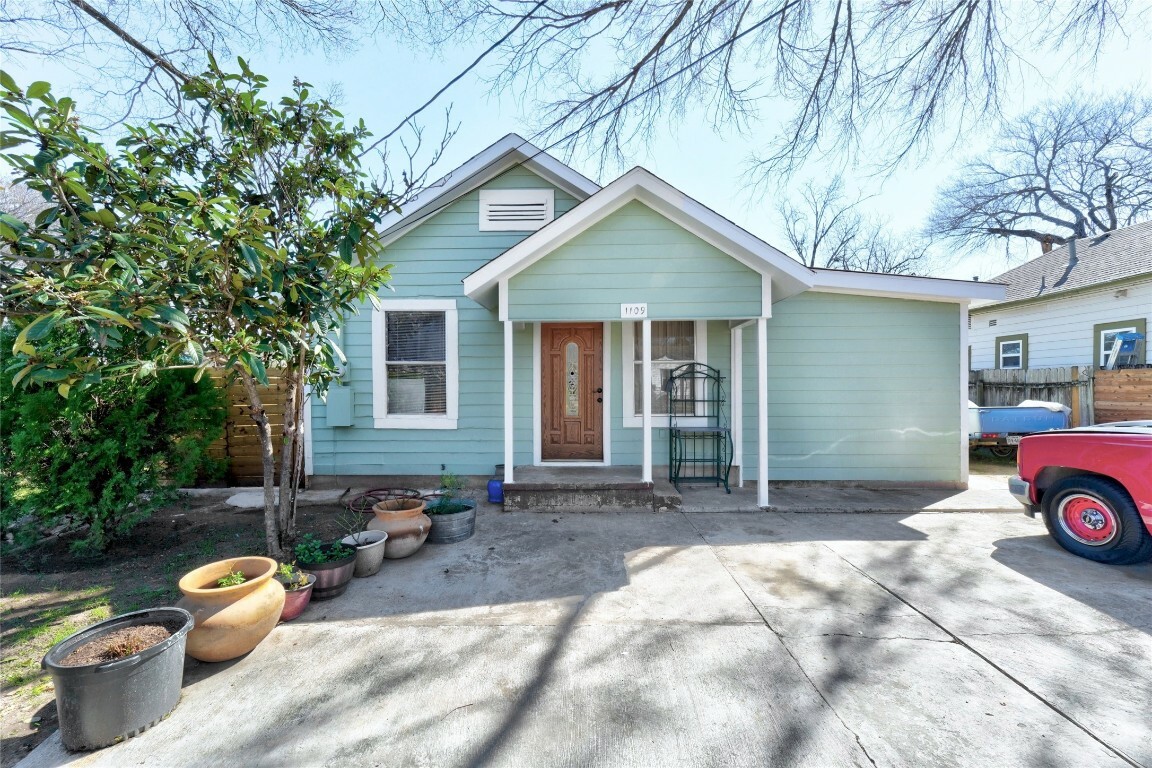 Property Photo:  1109 Perry Road  TX 78721 