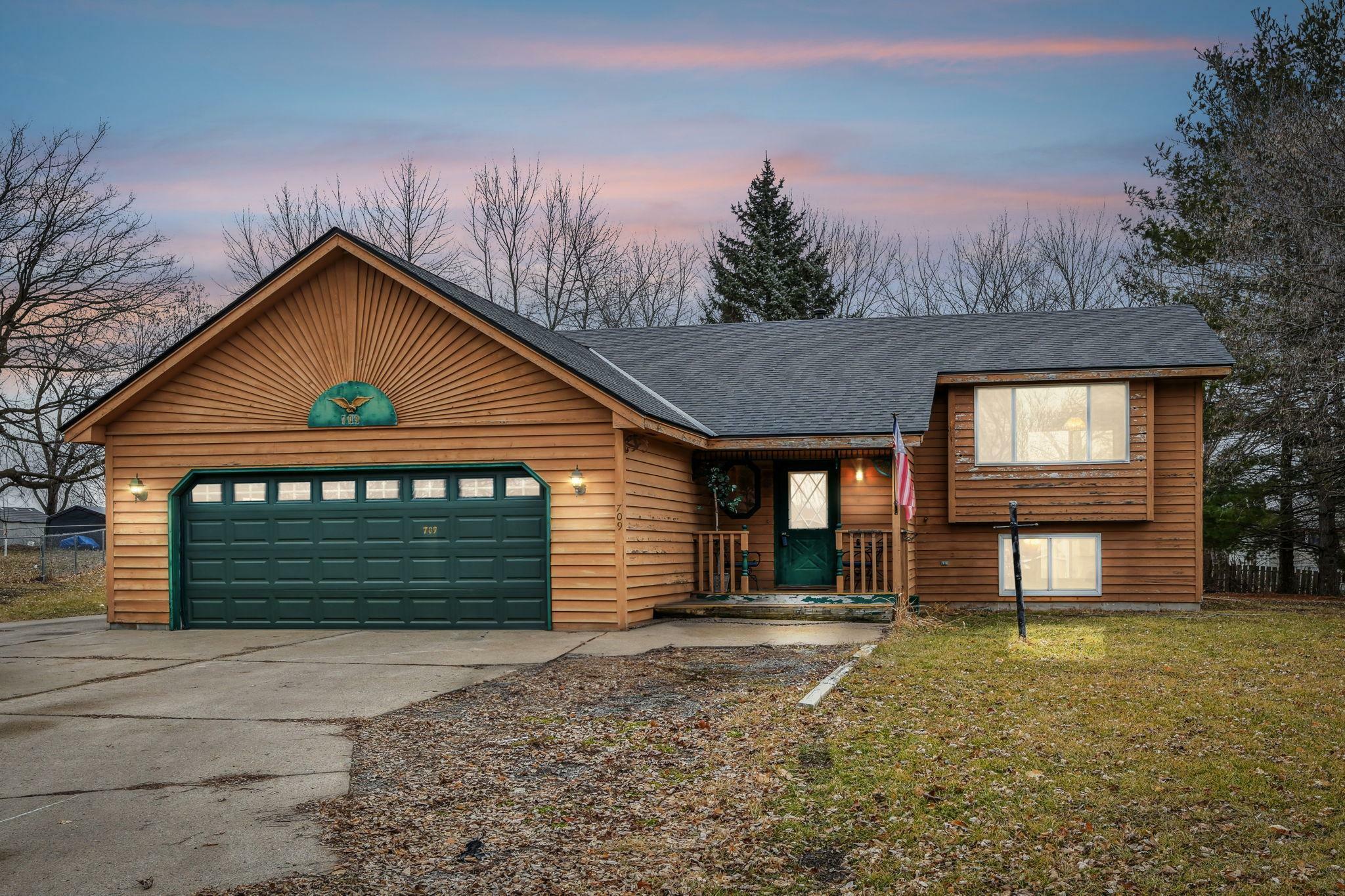 Property Photo:  709 Willow Creek Court  MN 55313 