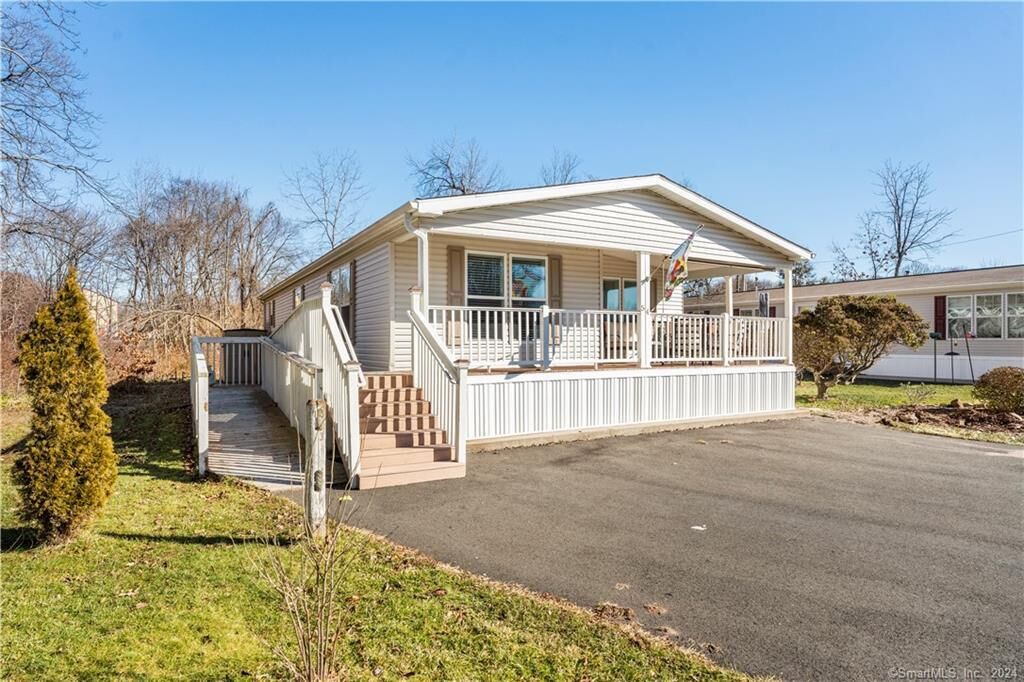 Property Photo:  54 Loring Court  CT 06492 