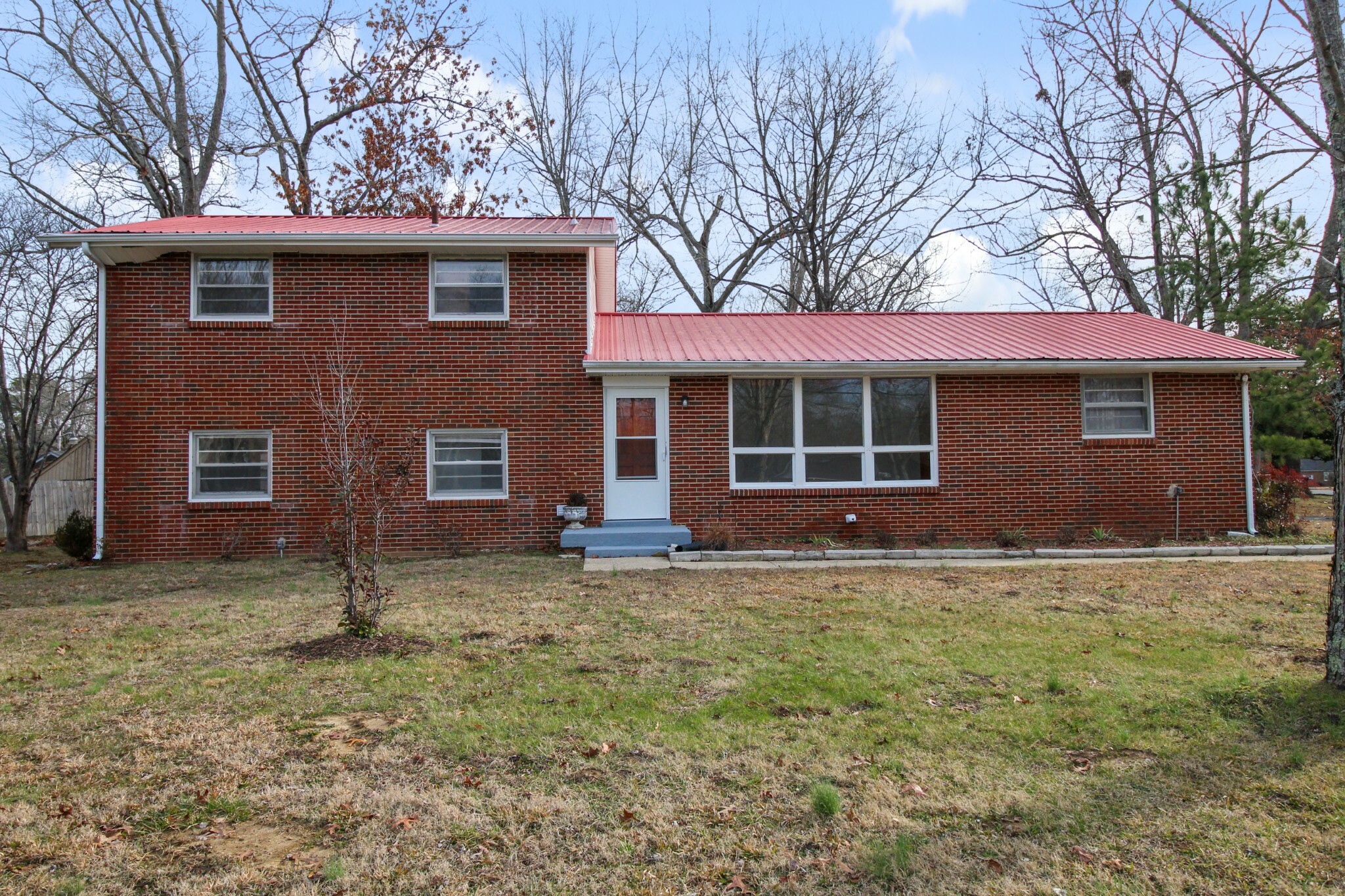 Property Photo:  702 Cumberland Ave  TN 37388 