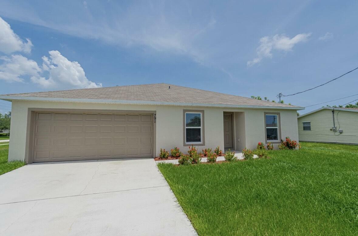 Property Photo:  791 NW Riverside Drive  FL 34983 