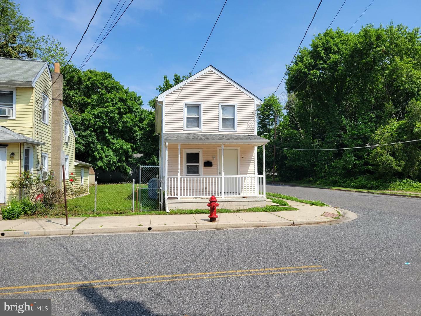 Property Photo:  77 Elm Street  NJ 08079 