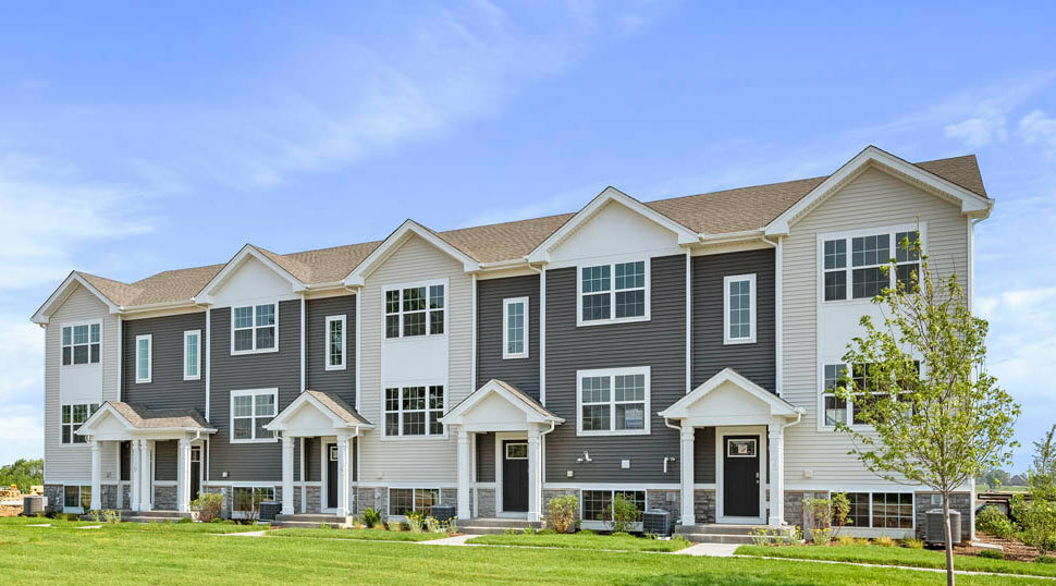 Property Photo: 1452 Yosemite Way IL 60140