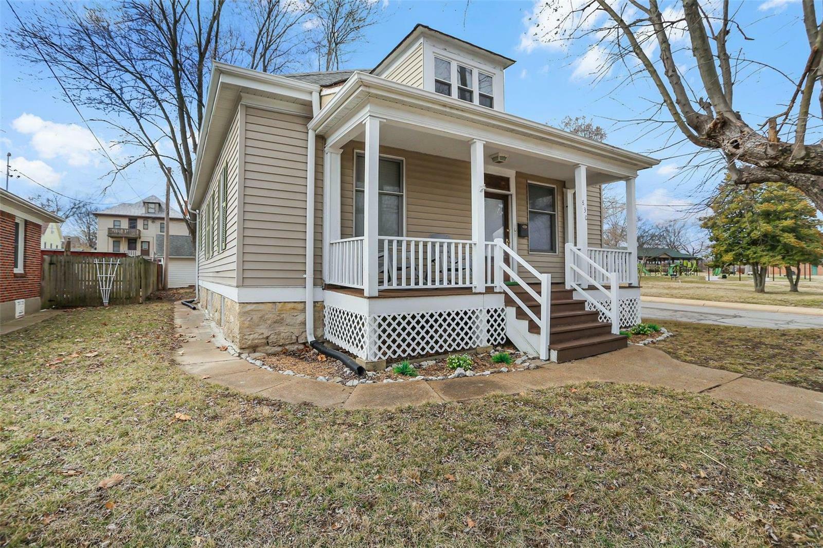 Property Photo:  830 W 2nd Street  MO 63090 