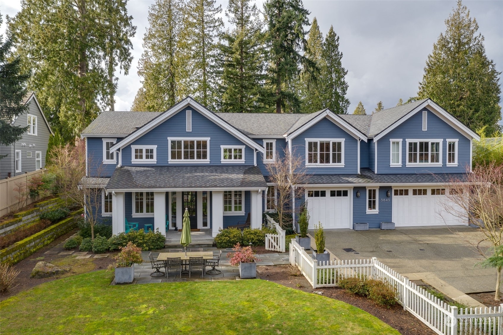 Property Photo:  3845 95th Avenue NE  WA 98004 