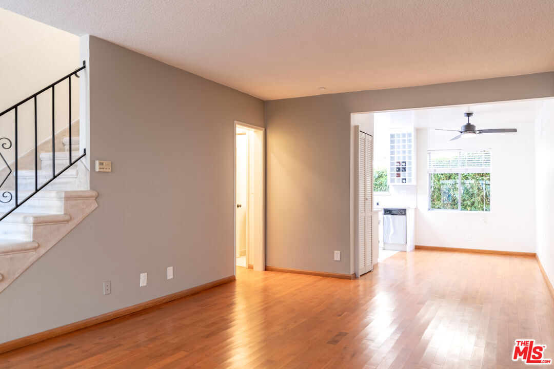 Property Photo: 1241 17th St 3 CA 90404