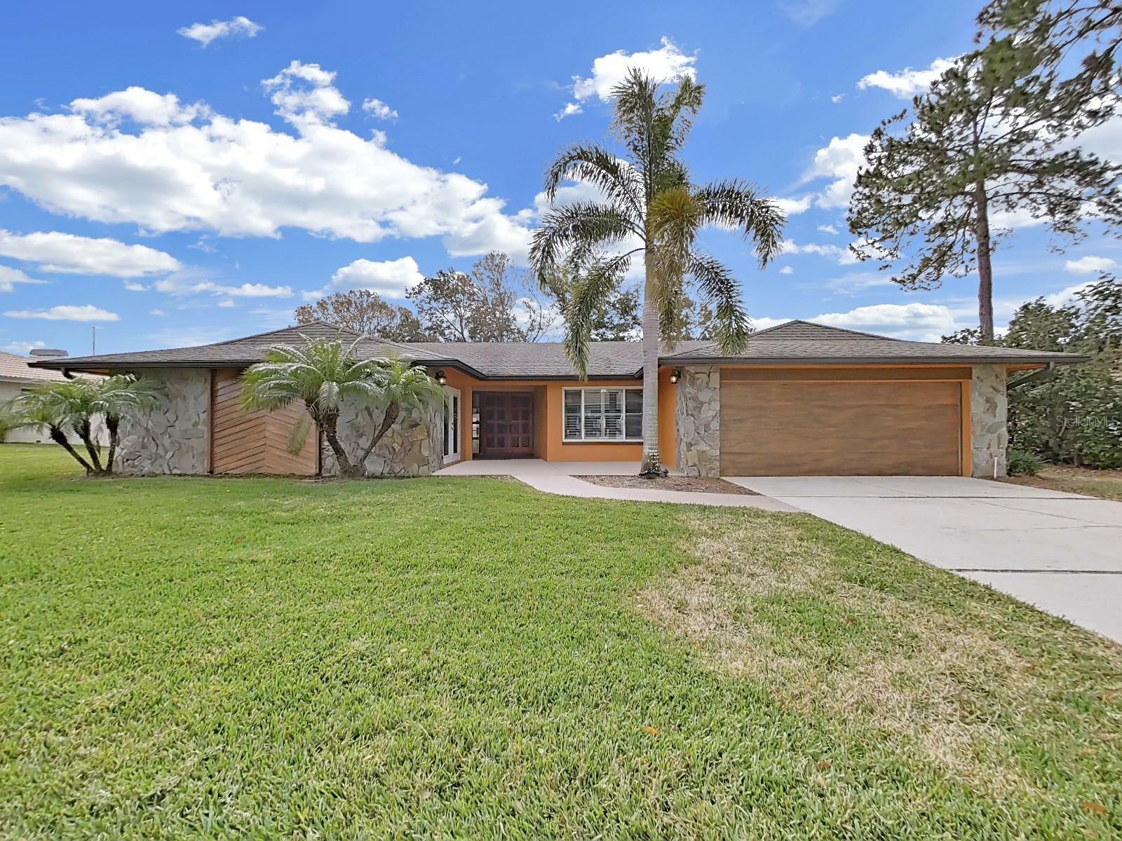 Property Photo:  1541 Glen Hollow Lane S  FL 34698 