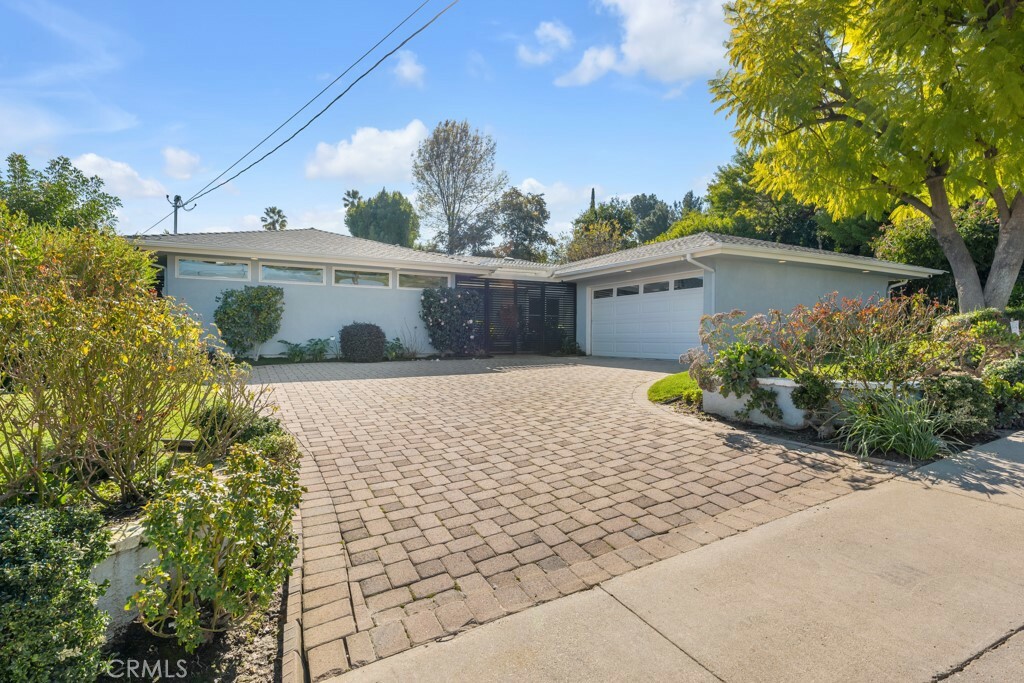 Property Photo:  22432 De Grasse Drive  CA 91302 