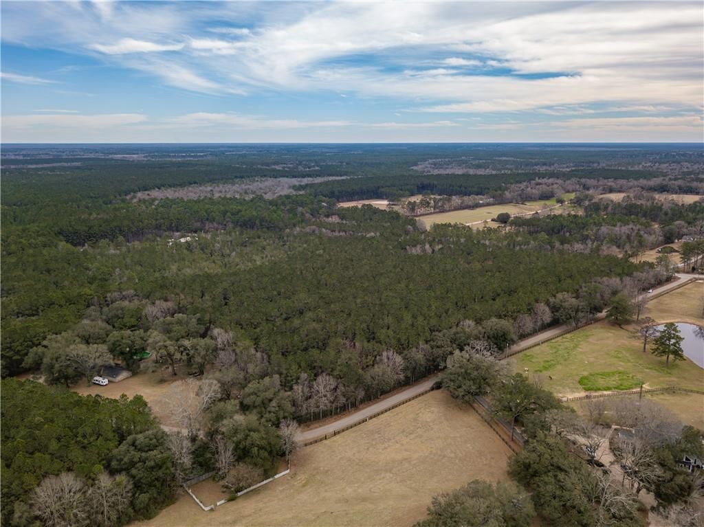 Property Photo:  La 21 Highway  LA 70431 