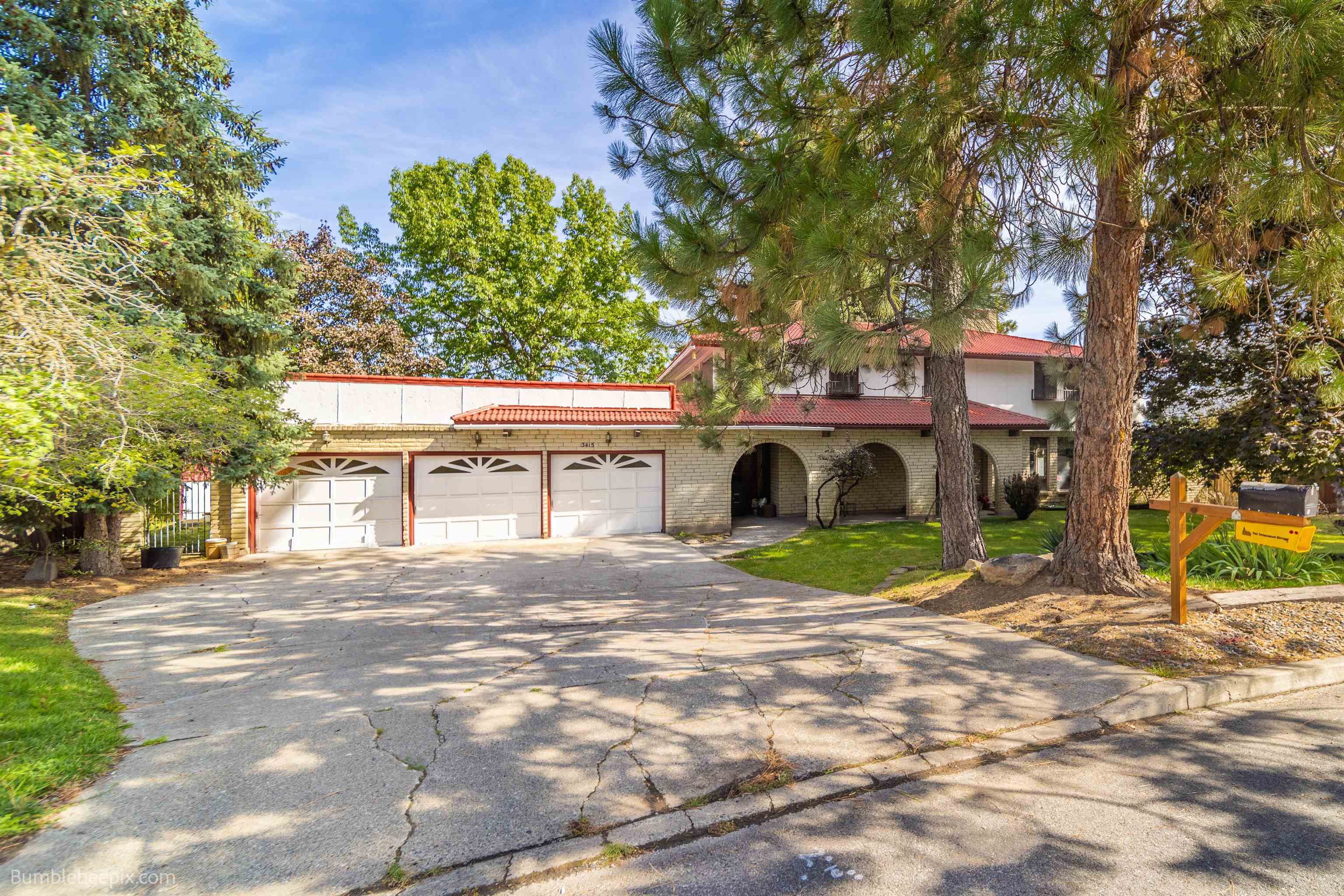 Property Photo: 3415 S Sundown Dr WA 99206