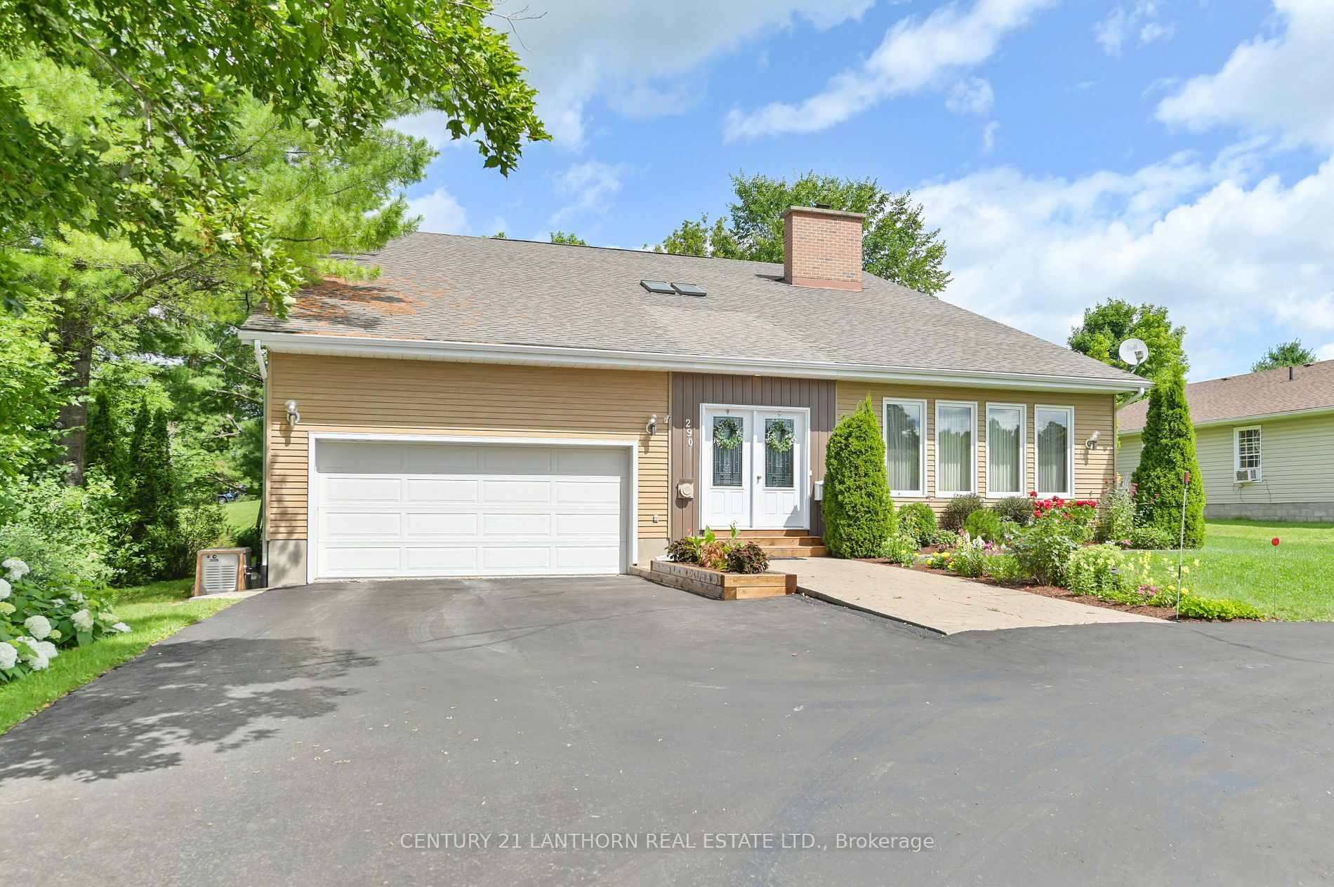 Property Photo: 290 St Lawrence Street E ON K0K 2K0