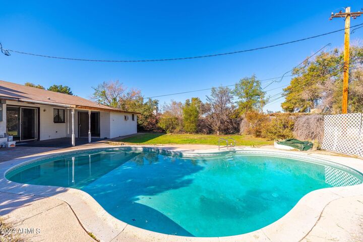 Property Photo: 5828 W Morten Avenue AZ 85301