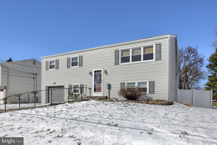 4807 Brian Road  Mechanicsburg PA 17050 photo