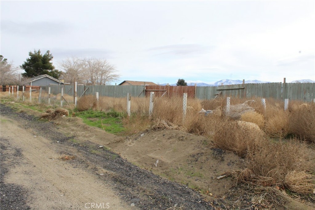 Property Photo:  0 Vac/Cor Avenue Q4 Drt /97th  CA 93543 