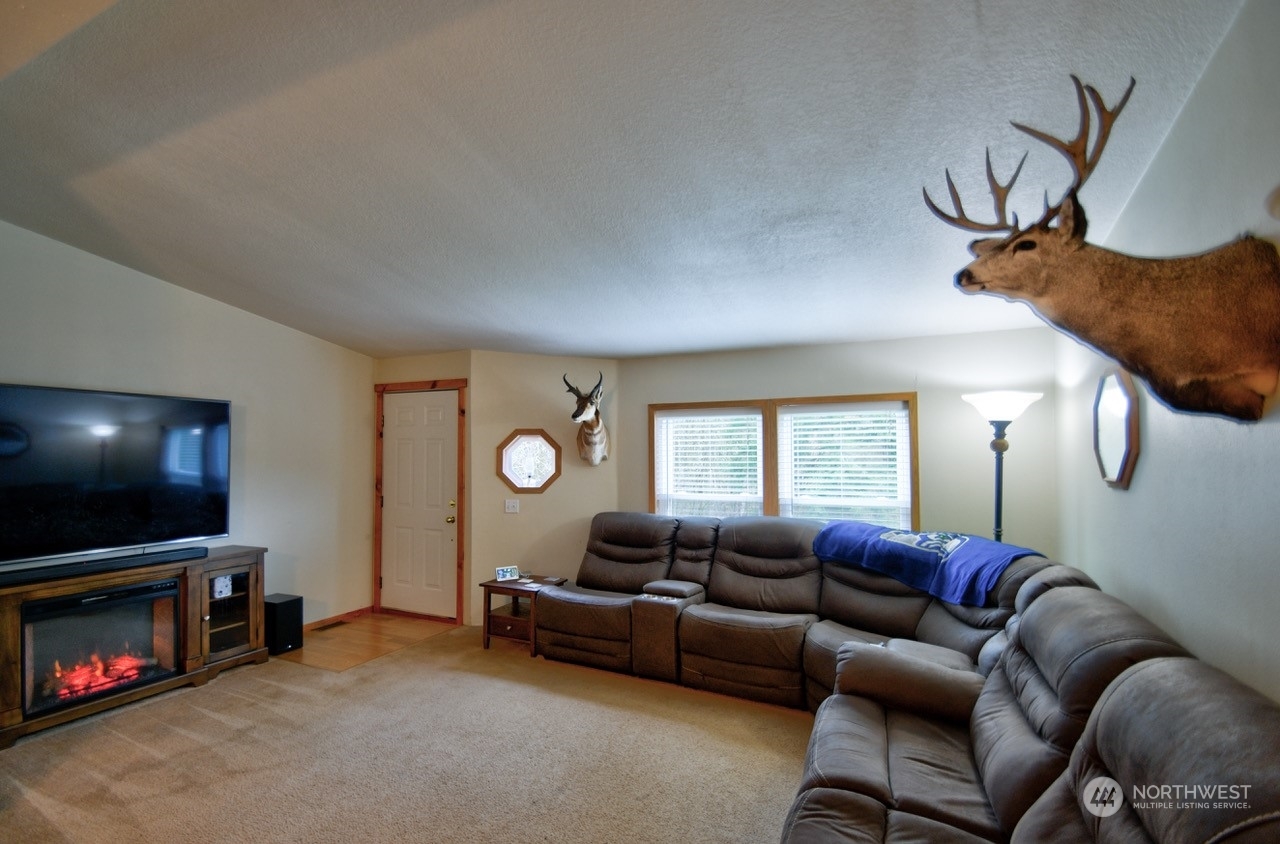 Property Photo:  129 Tammie Lane  WA 98570 