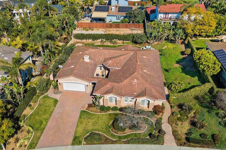 Property Photo:  540 Park Ln  CA 92024 