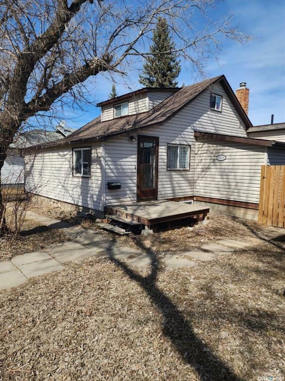 Property Photo:  1521 4th Street  SK S4A 0X5 