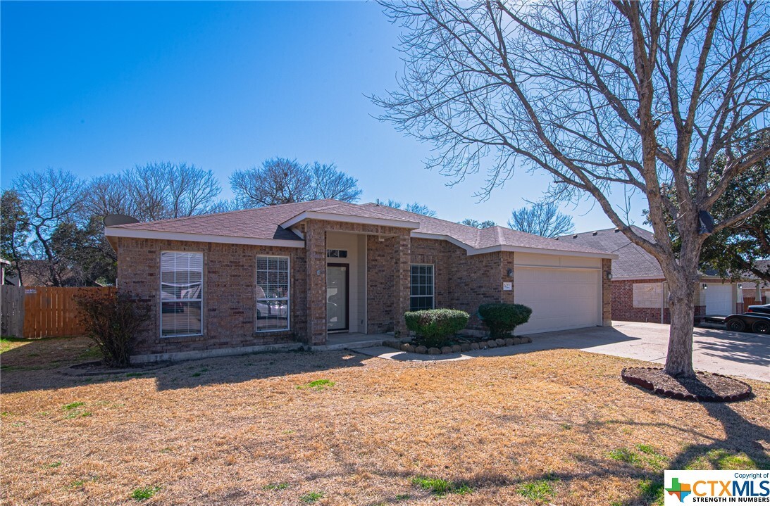 Property Photo: 5622 E Tumbled Stone Drive TX 76542