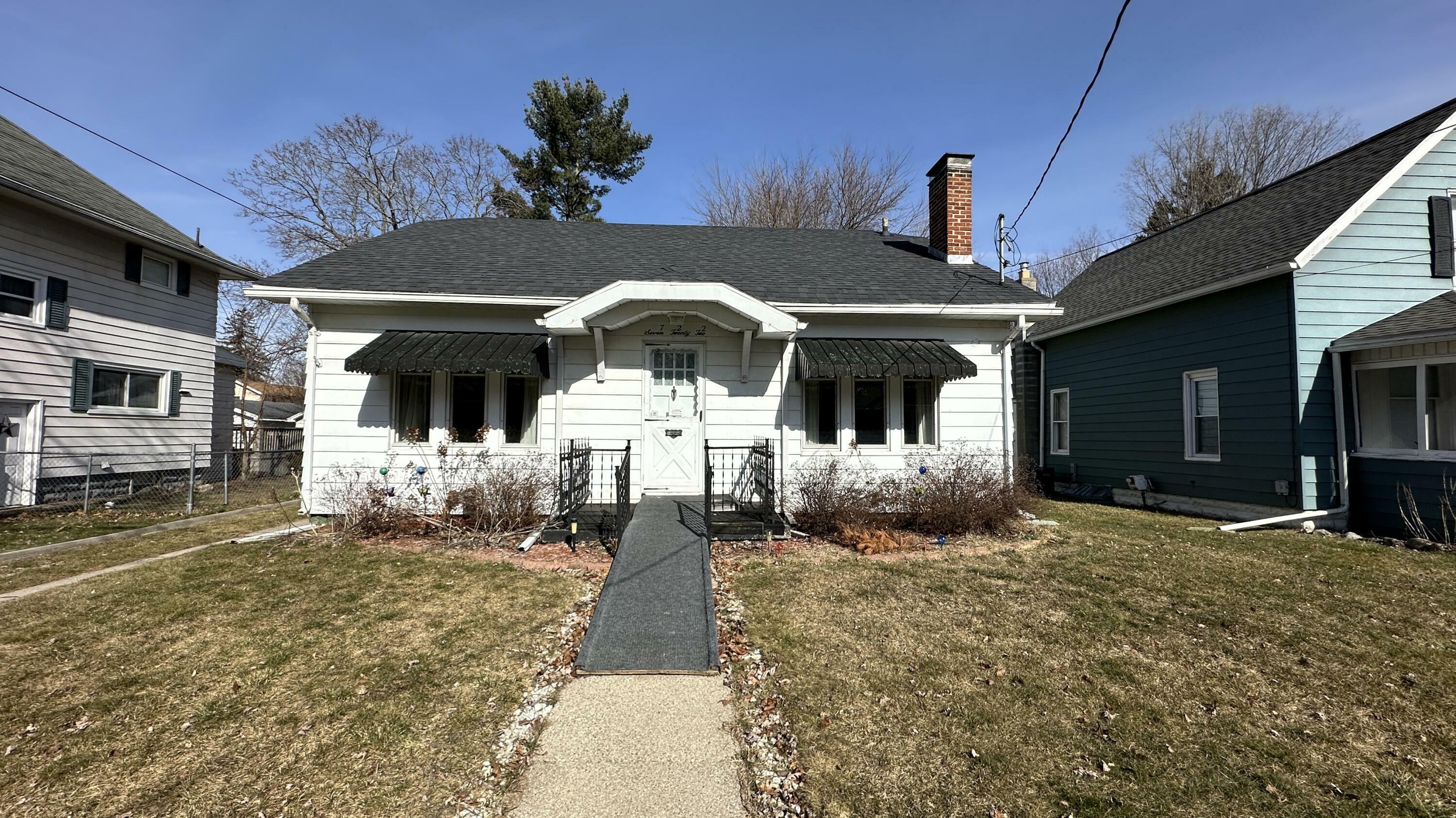 Property Photo:  722 Glenwood Avenue  MI 49203 