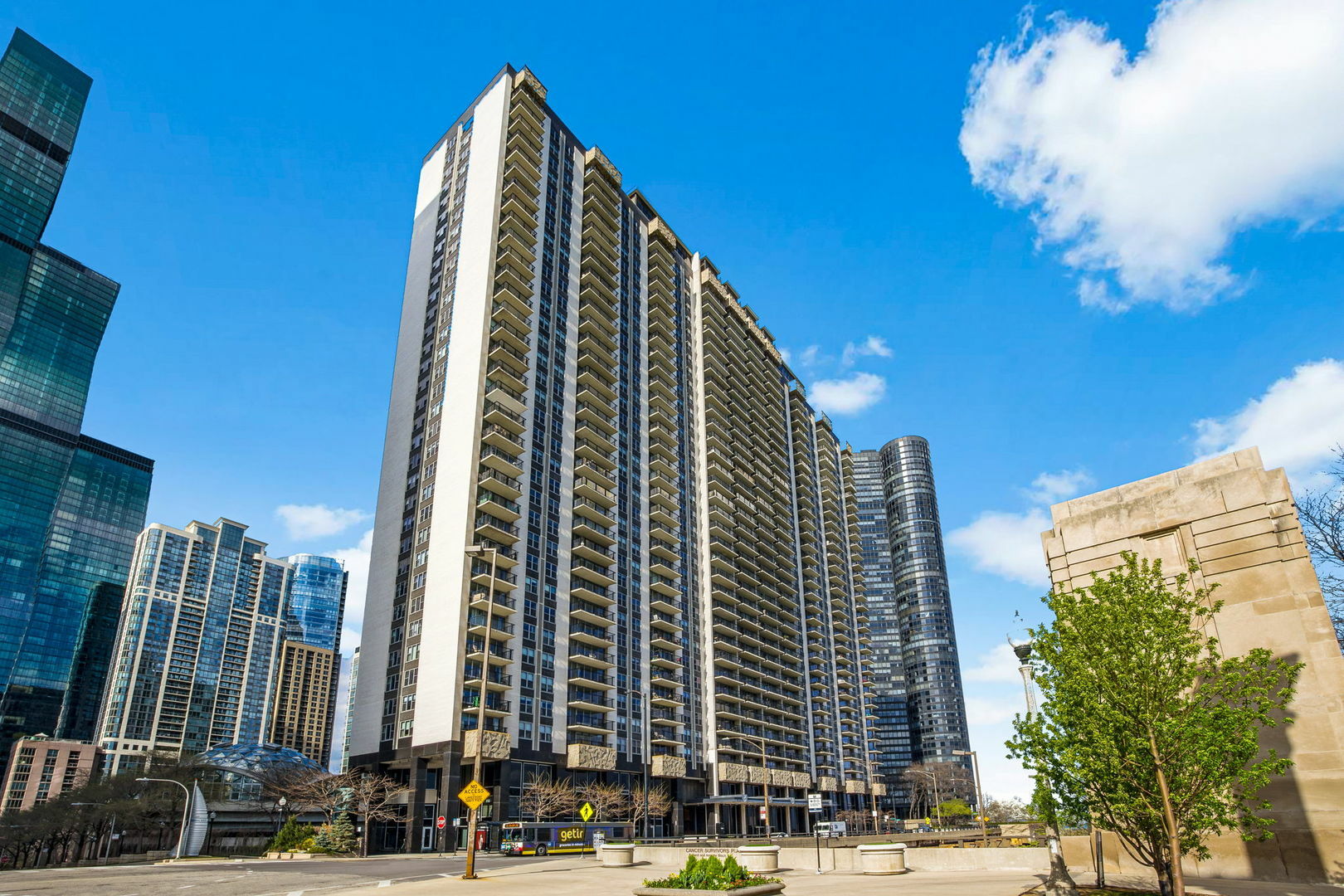 Property Photo:  400 E Randolph Street 3903-01  IL 60601 