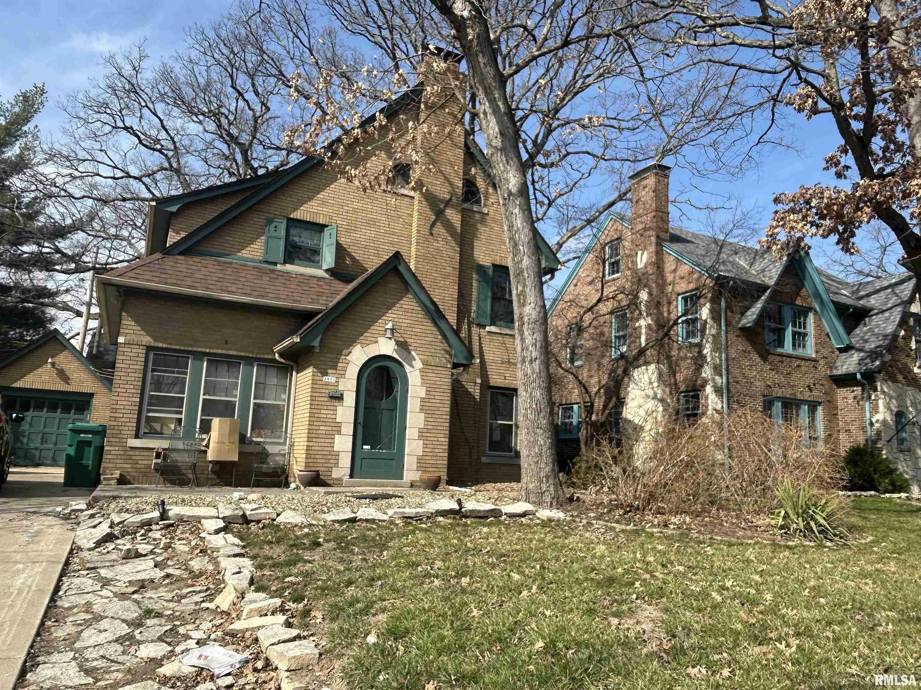 Property Photo:  3911 N Knoxville Avenue  IL 61603 