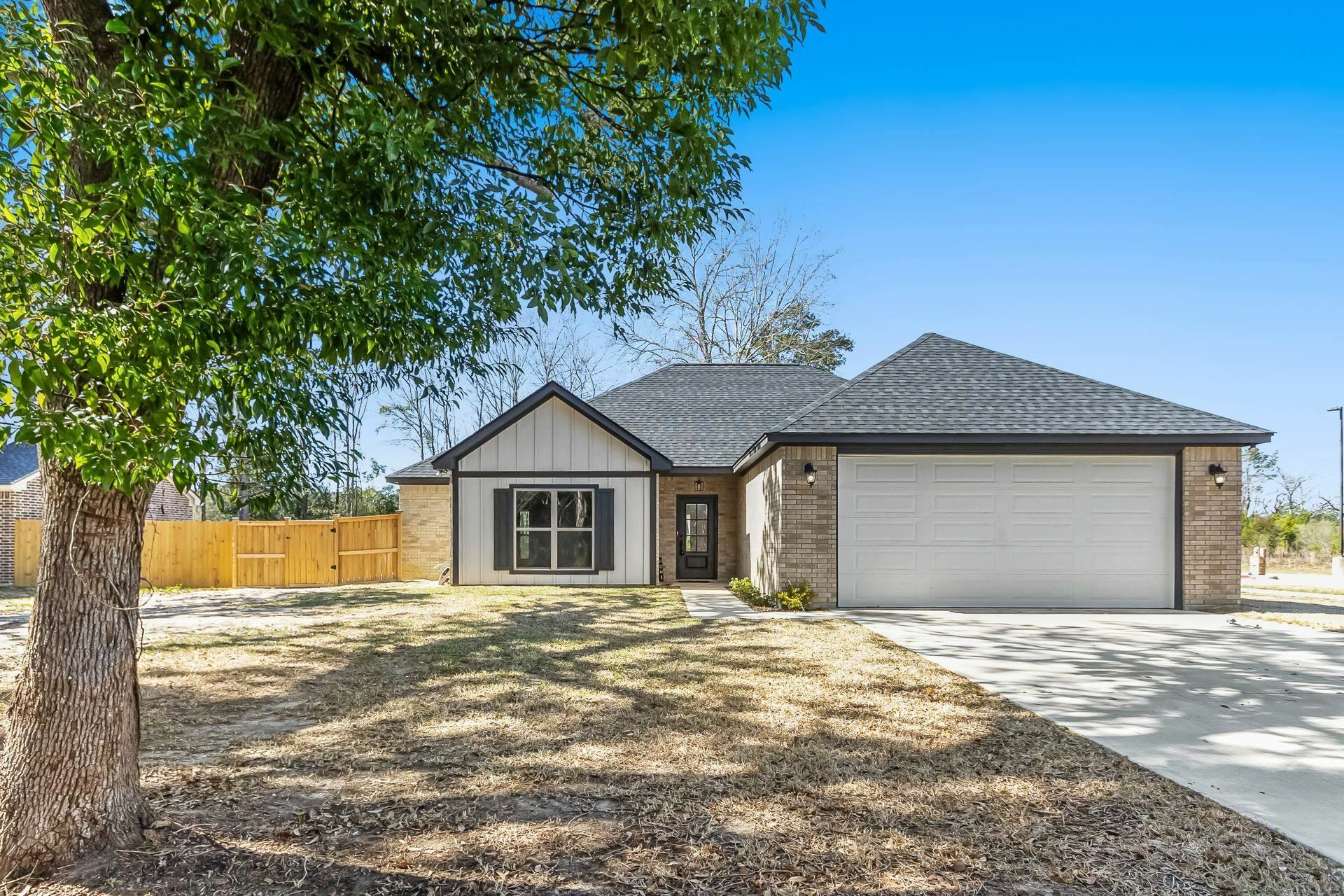 Property Photo:  830 S 16th St.  TX 77656 