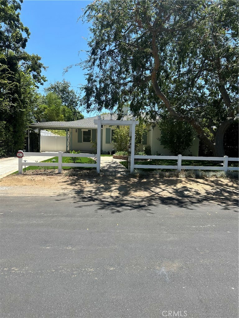 Property Photo:  12424 Sarah Street  CA 91604 