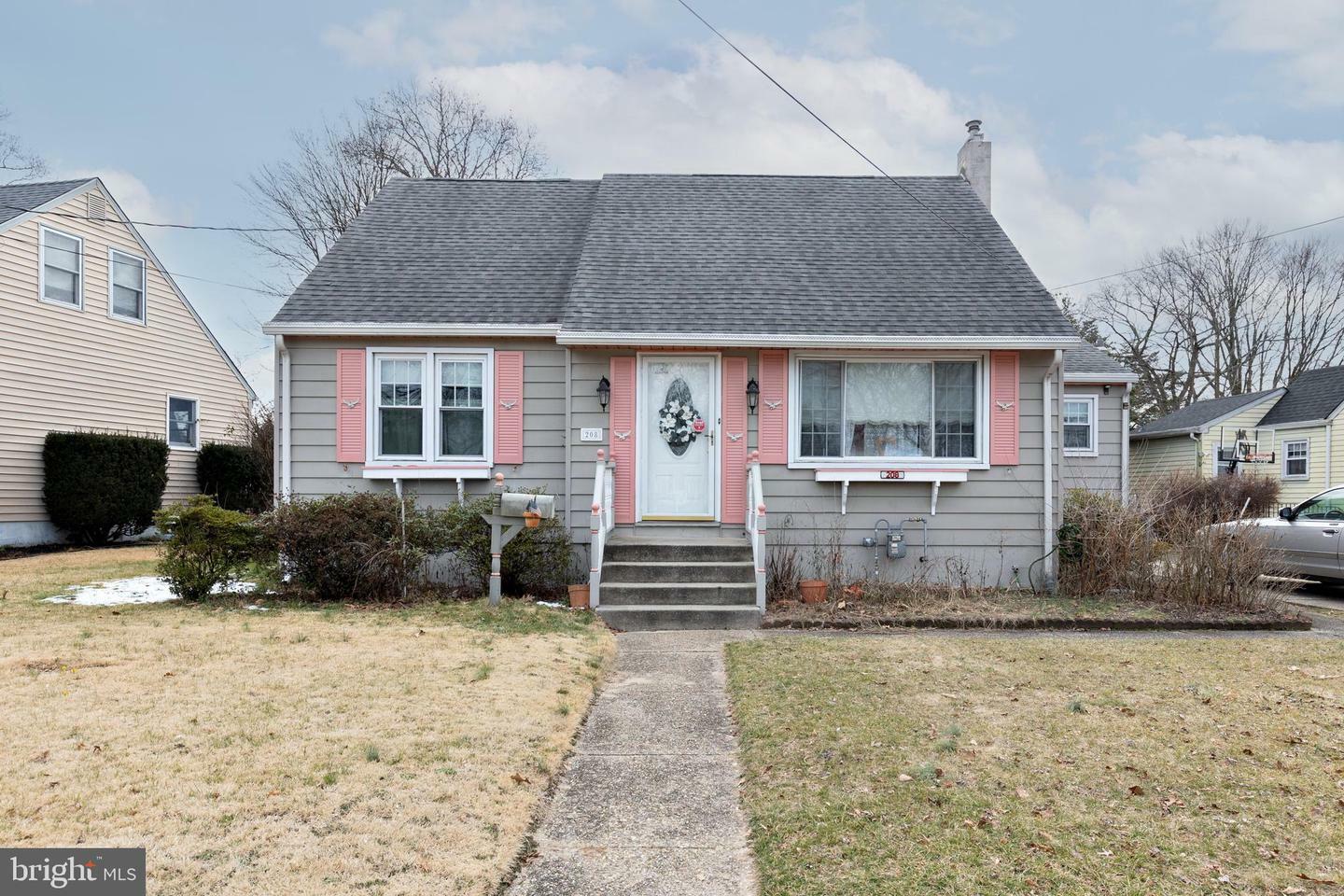 Property Photo:  208 W Brooke Avenue  NJ 08049 