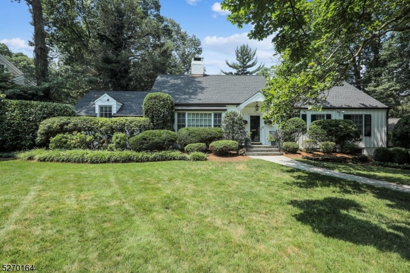 Property Photo:  35 Rotary Dr  NJ 07901 