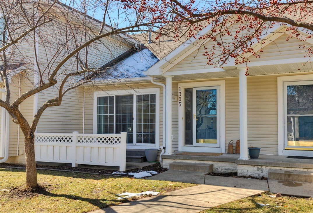 Property Photo:  4425 Mills Civic Parkway 1305  IA 50265 