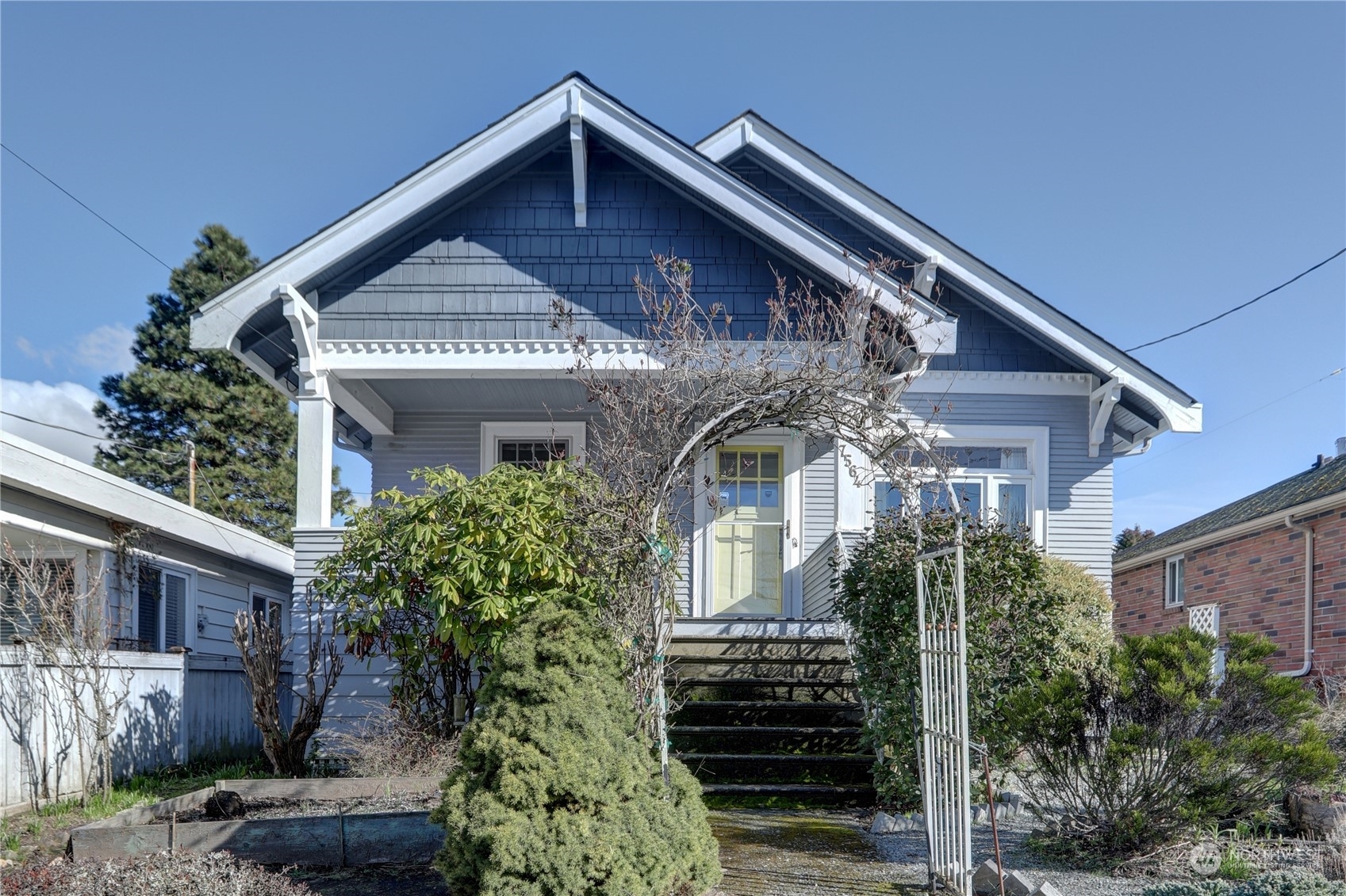 Property Photo: 7564 California Avenue SW WA 98136