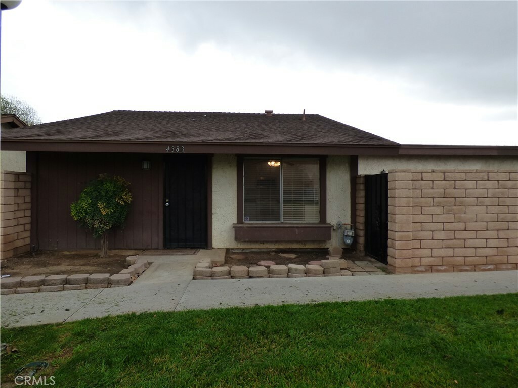 Property Photo:  4383 Kingsbury Place  CA 92503 